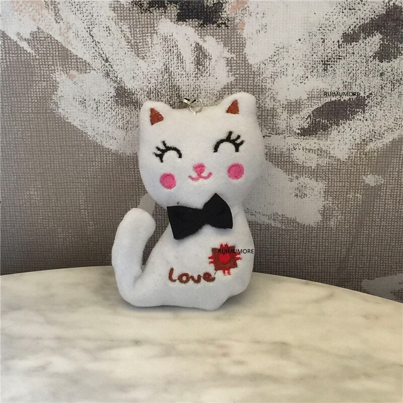 Small 8cm Cat Plush Keychain Toy for Kids' Parties and Gifts