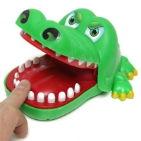2021 Hot Sale New Creative Small Size Crocodile Mouth Dentist Bite Finger Game Funny Gags Toy For Kids Play Fun