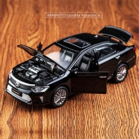 Hot Alloy Diecast Model Car 1:32 Camry Children Metal Toys Pull Back Wheels Flashing Machinery For Kids Birthday Christmas Gifts