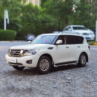 Die Cast 1:18 Scale Nissan Patrol Y62 Simulation Off-Road SUV Alloy Toy Car Model Kids Birthday Gift Souvenir Hobby Collection