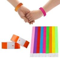 1.9*25.5cm 100 Pieces Waterproof Disposable Tyvek paper Wristband for Events Swimming Plain Color Tyvek Paper Wristband Toy